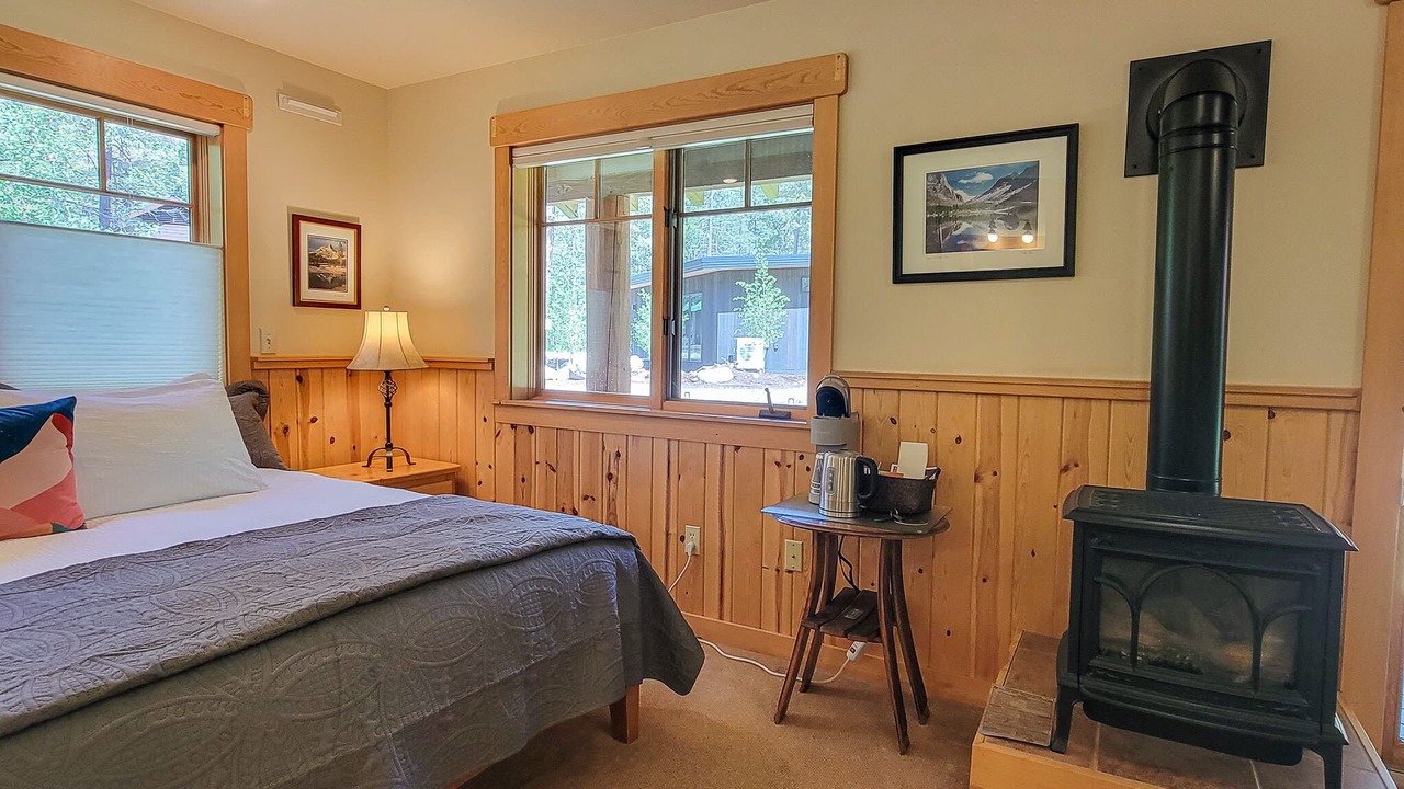 Photo of Bedroom in Mazama