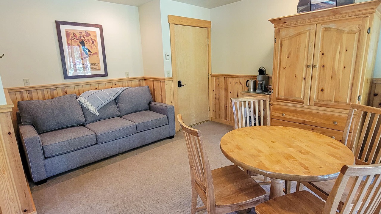 Photo of Livingroom in Mazama