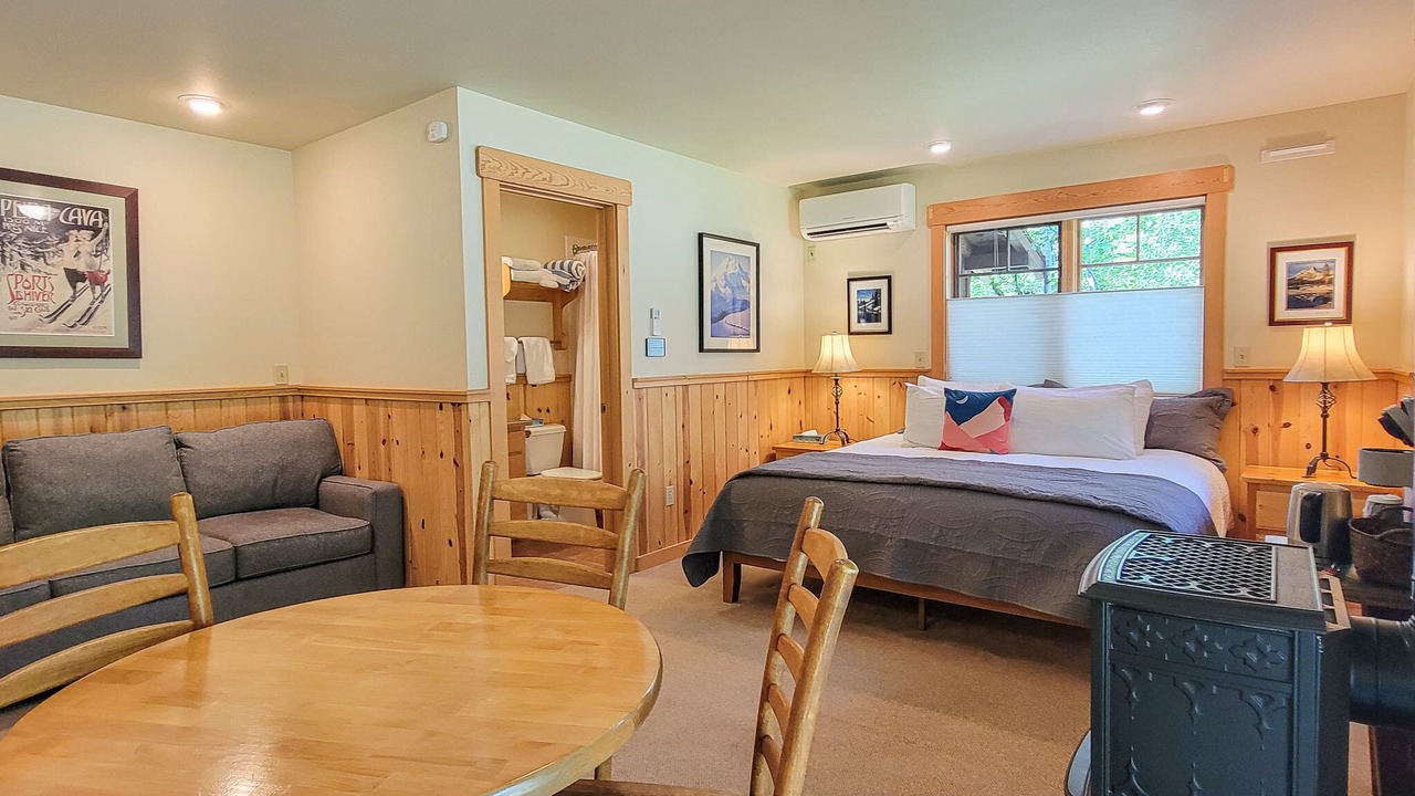 Photo of Bedroom in Mazama
