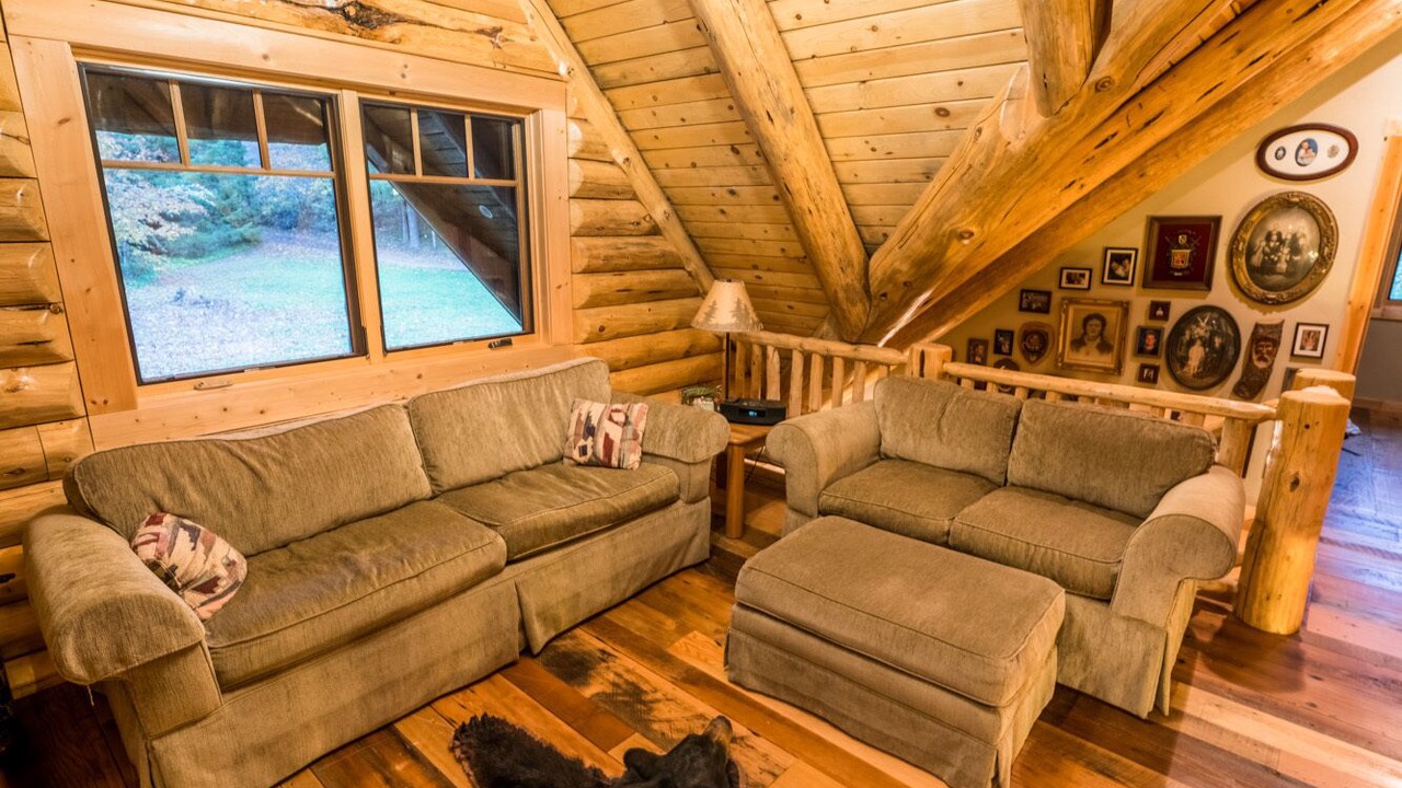 Photo of Livingroom in Roseburg