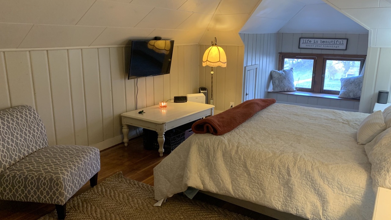 Photo of Bedroom in Garden District