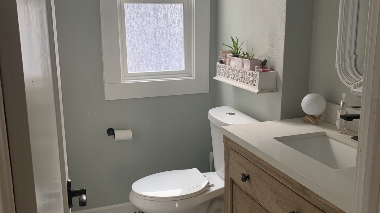 Photo of Bathroom in Garden District
