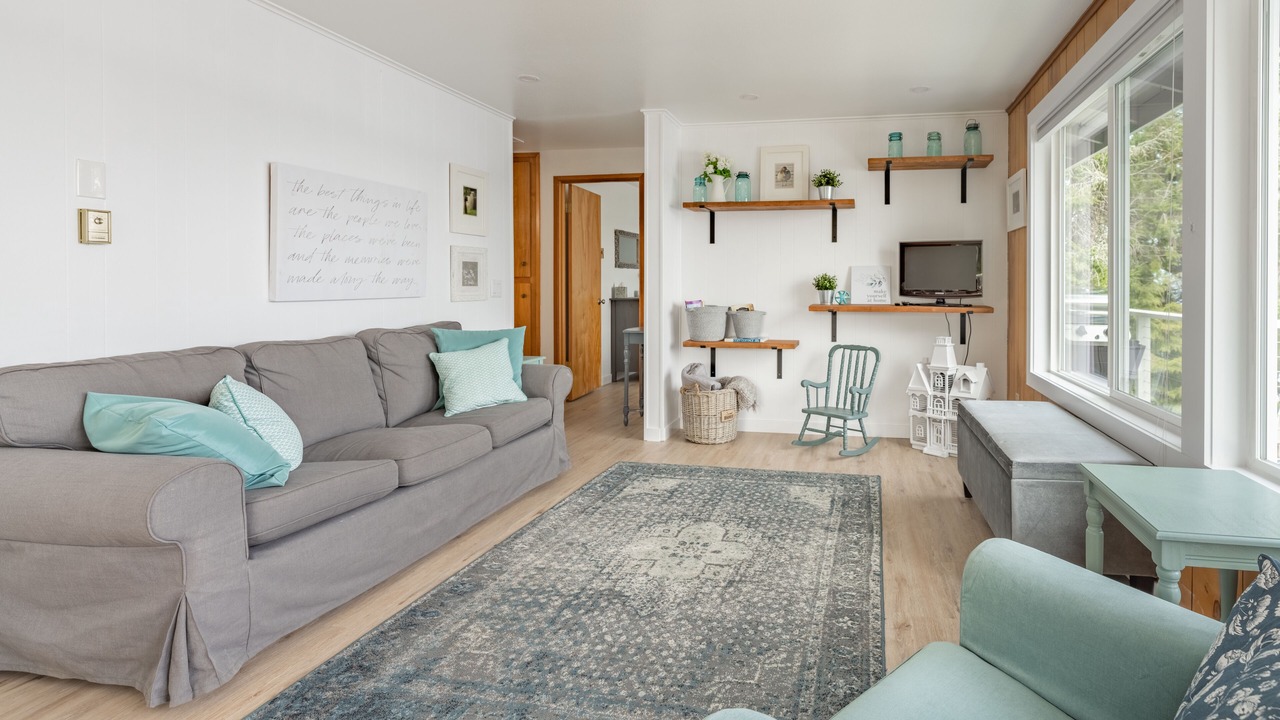 Photo of Livingroom in Anderson Island