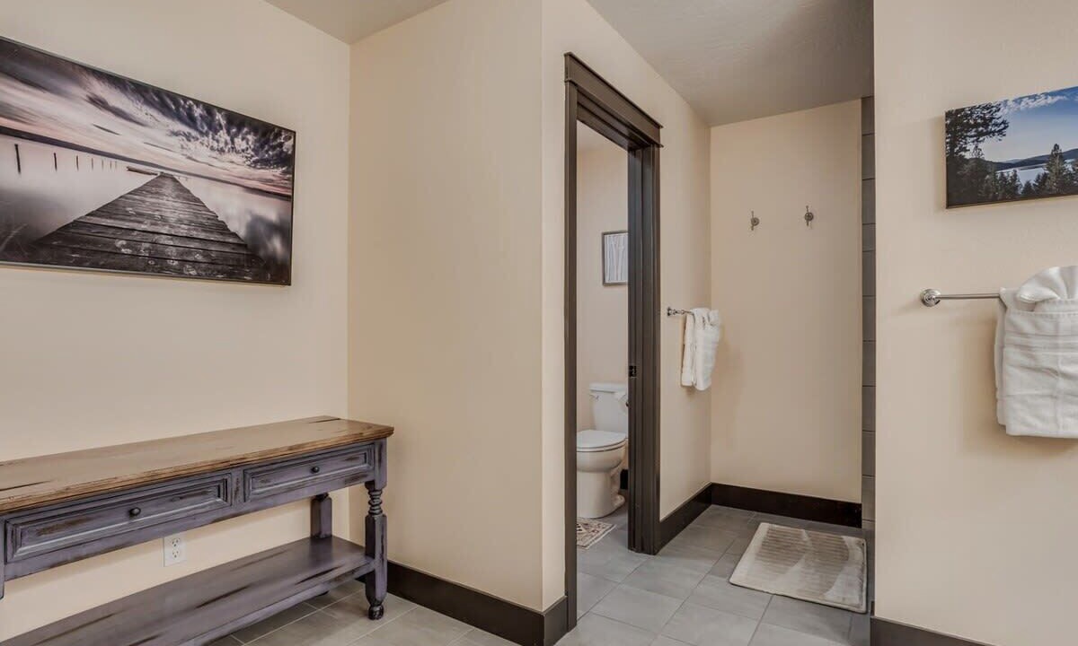Photo of Bathroom in Garden District