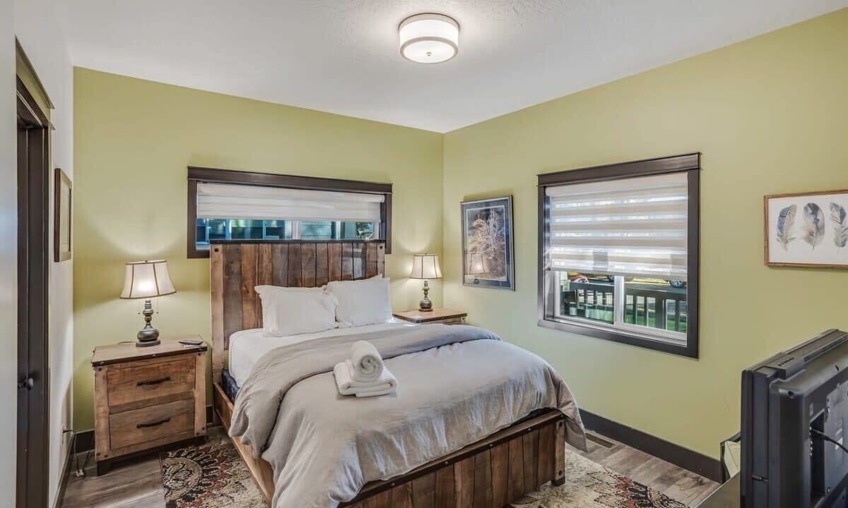 Photo of Bedroom in Garden District