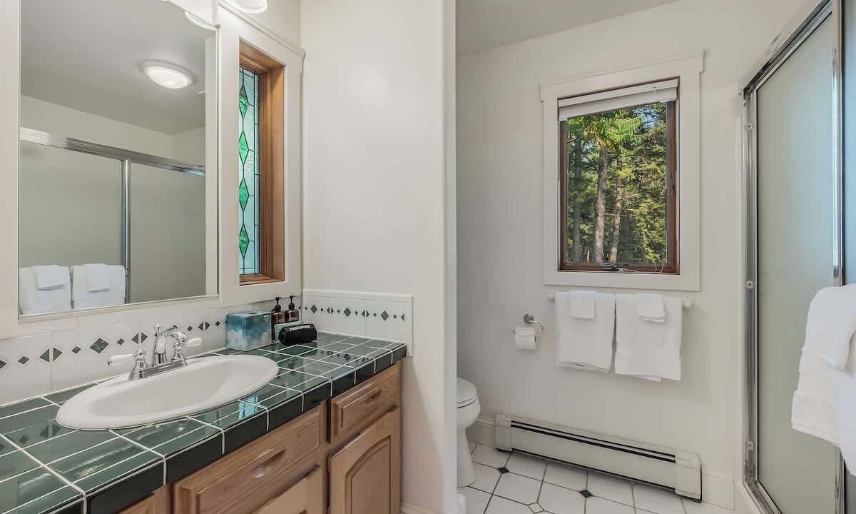 Photo of Bathroom in Sandpoint