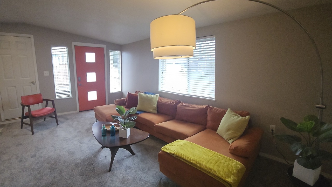 Photo of Livingroom in Roseburg