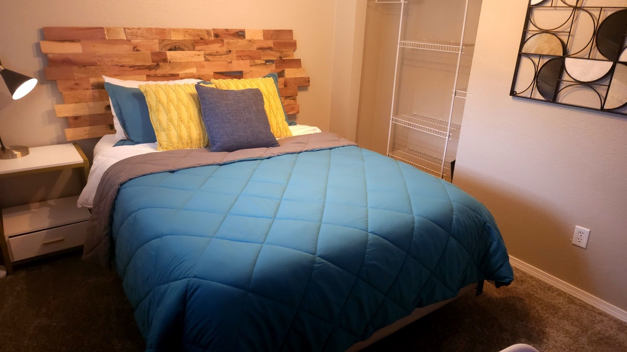 Photo of Bedroom in Roseburg