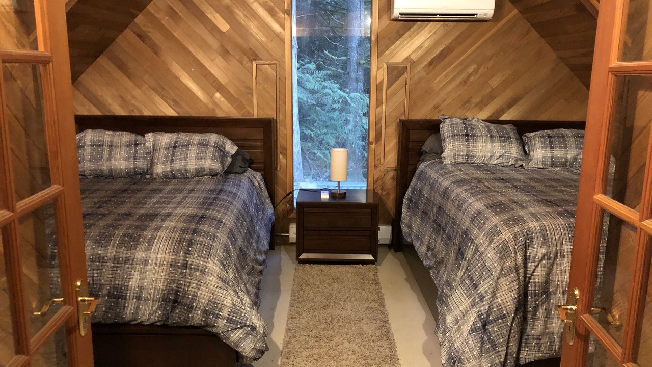 Photo of Bedroom in Greenwater