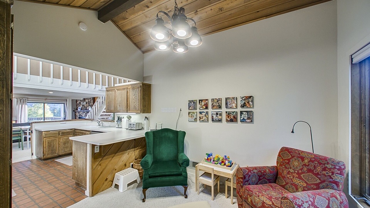 Photo of Livingroom in Elkhorn Village