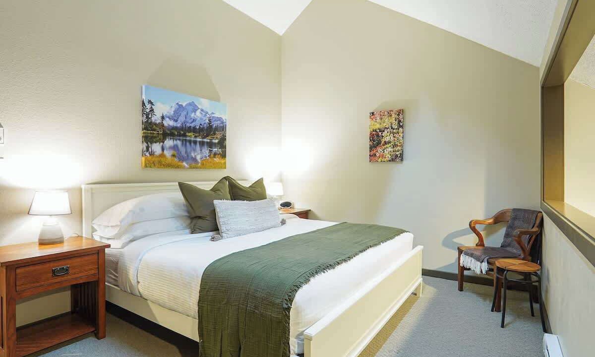 Photo of Bedroom in Glacier