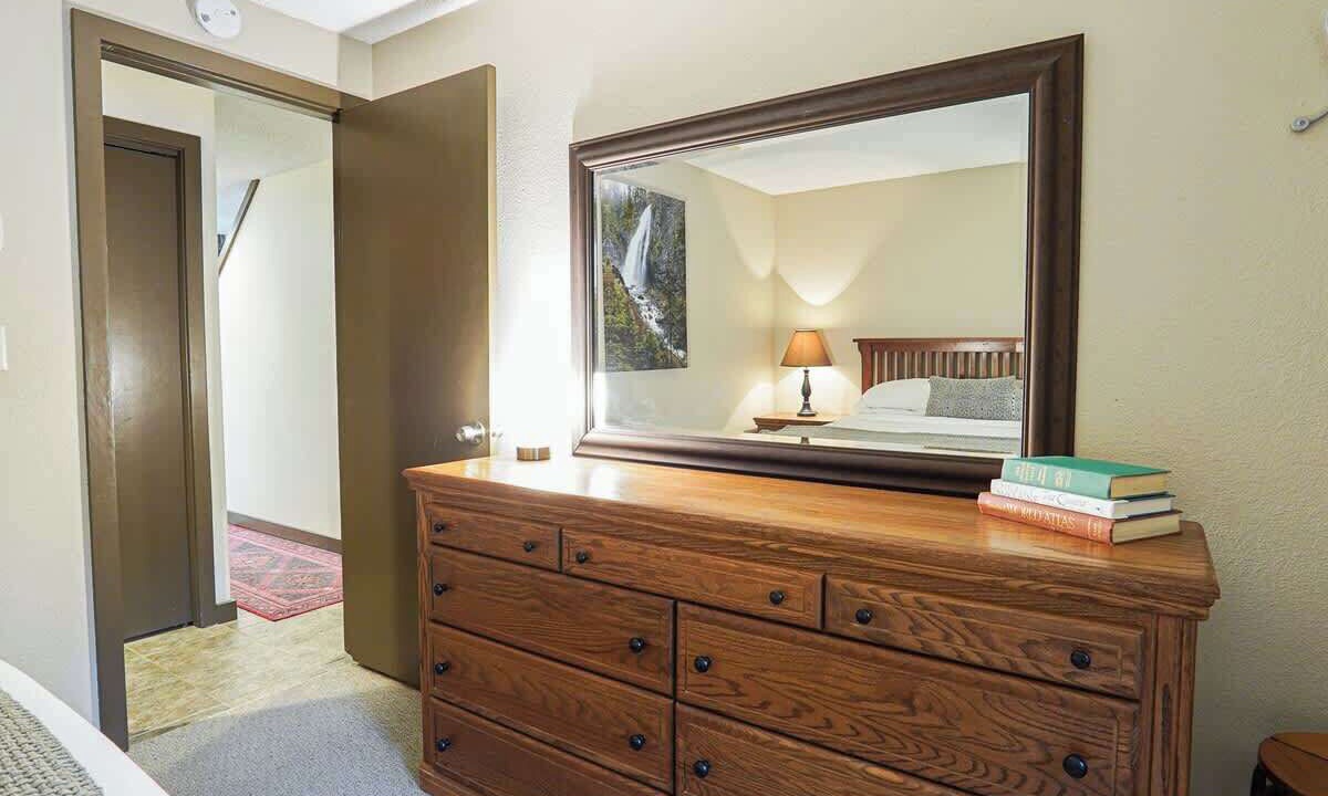 Photo of Bedroom in Glacier