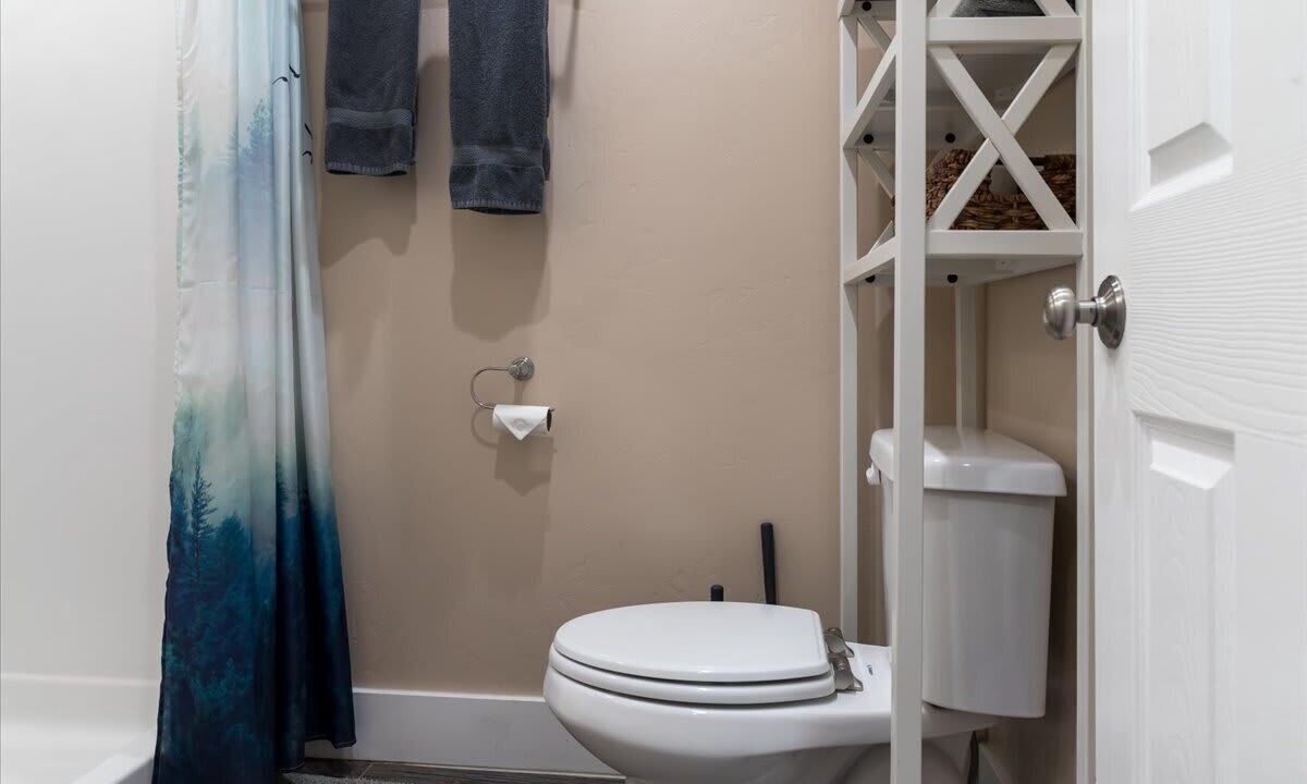 Photo of Bathroom in Leigh Creek Estates
