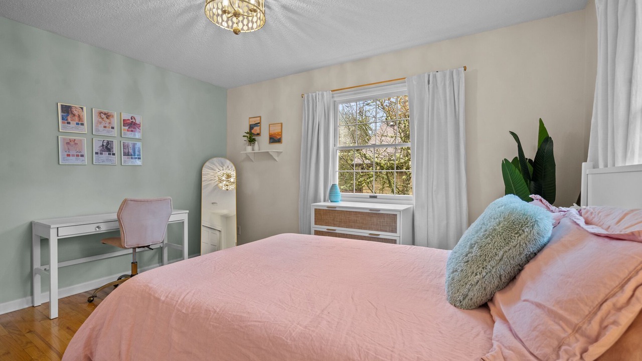 Photo of Bedroom in Lake Grove
