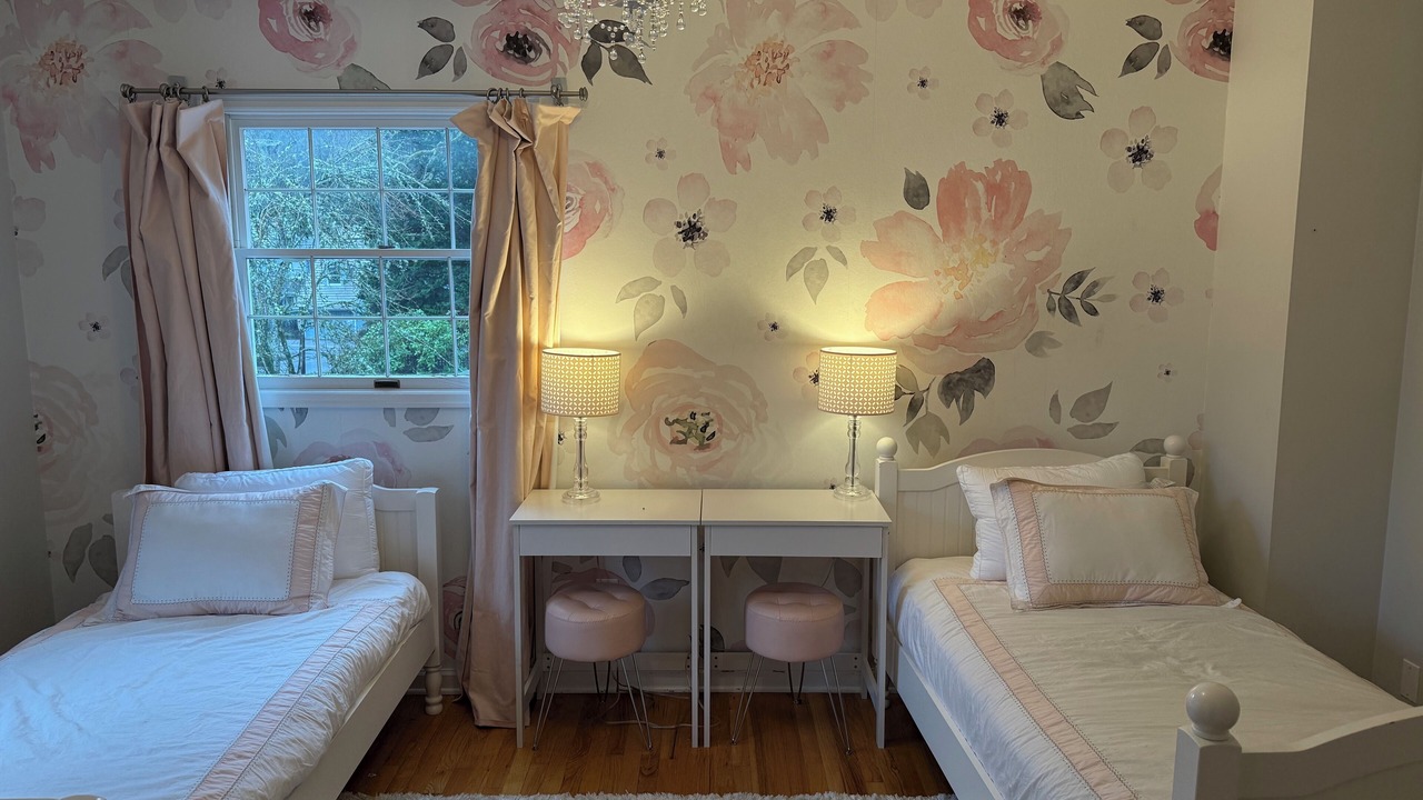 Photo of Bedroom in Lake Grove