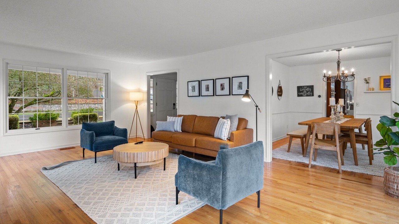 Photo of Livingroom in Lake Grove