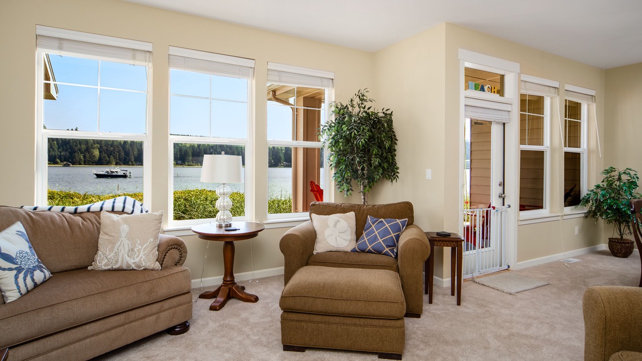 Photo of Livingroom in Port Ludlow