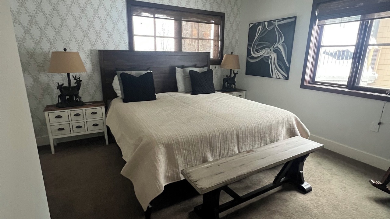 Photo of Bedroom in Sandpoint