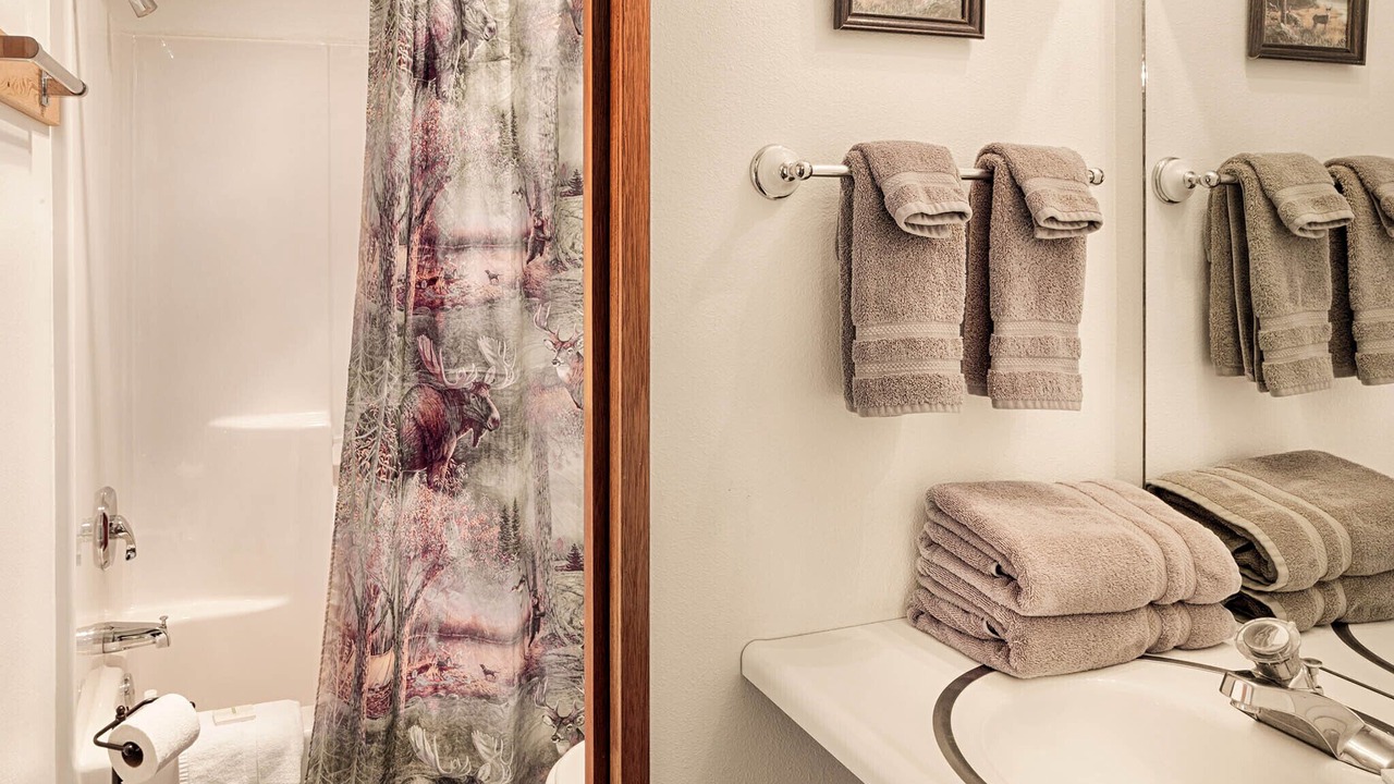 Photo of Bathroom in Oroville