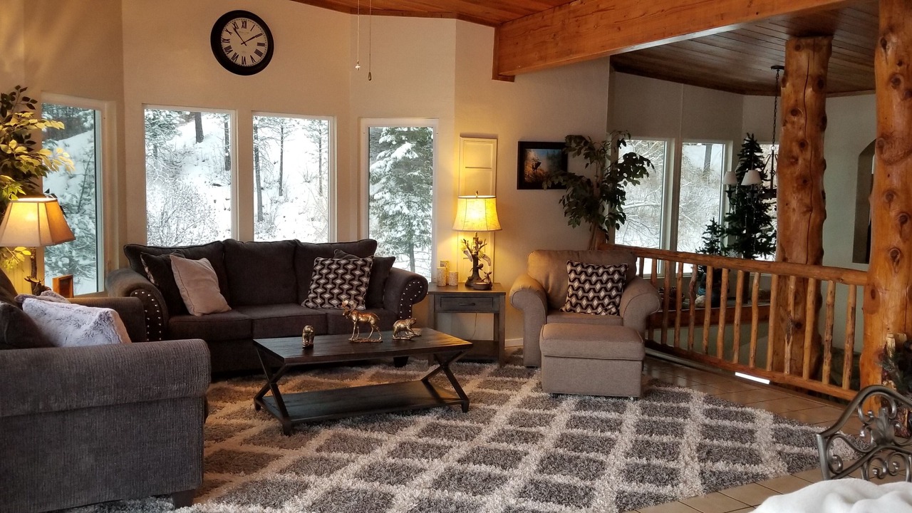 Photo of Bedroom in Garden Valley
