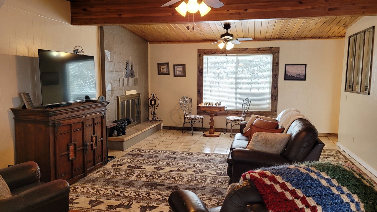Photo of Livingroom in Garden Valley