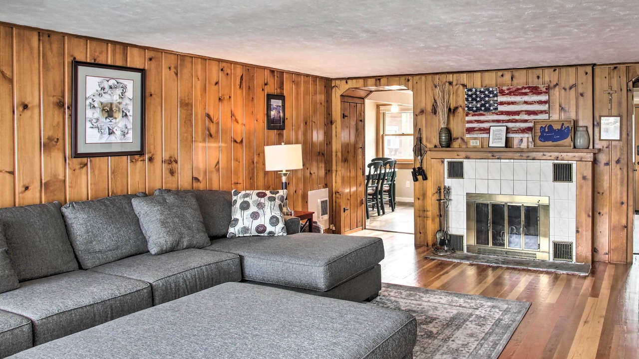 Photo of Livingroom in Diamond Lake