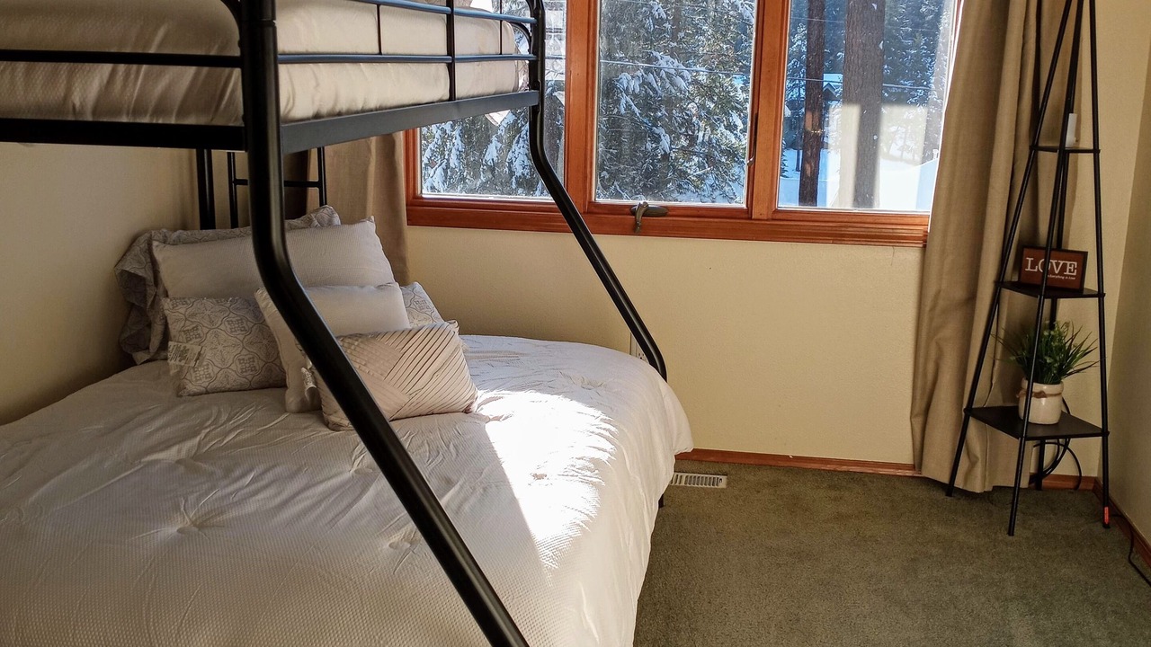 Photo of Bedroom in Hayden Lake