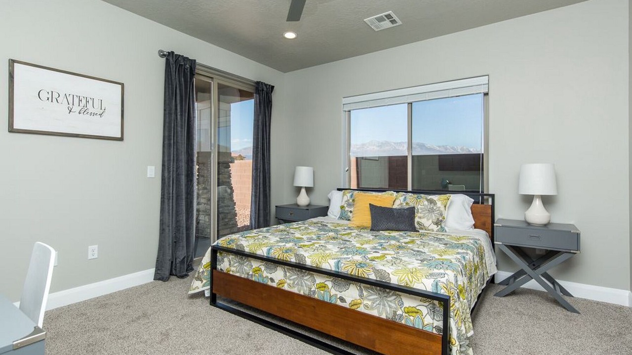 Photo of Bedroom in Hurricane