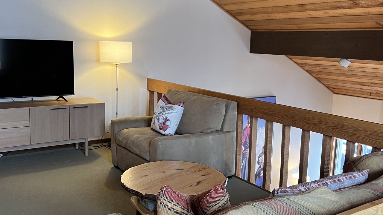 Photo of Livingroom in Elkhorn Village