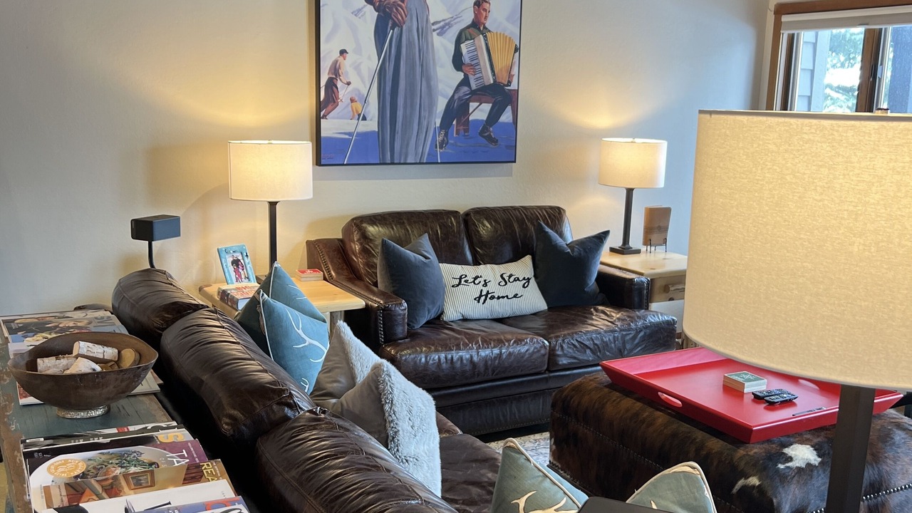 Photo of Livingroom in Elkhorn Village