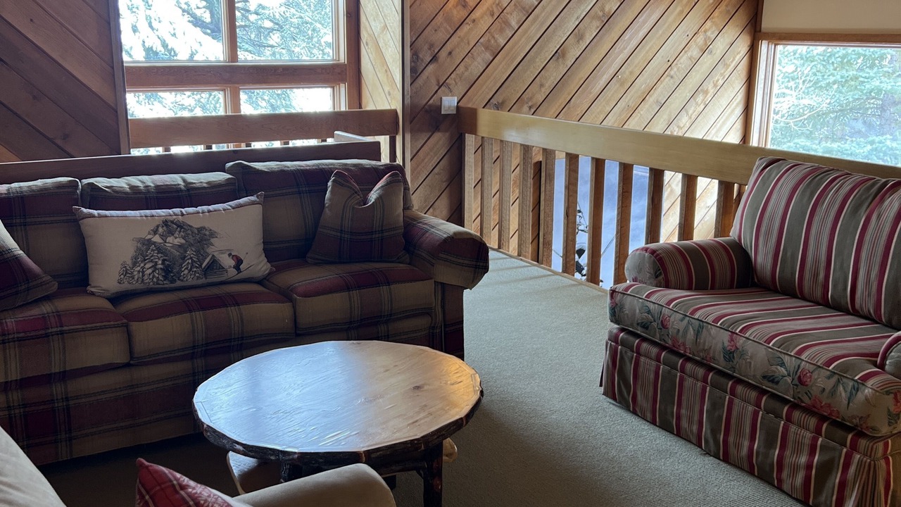 Photo of Livingroom in Elkhorn Village