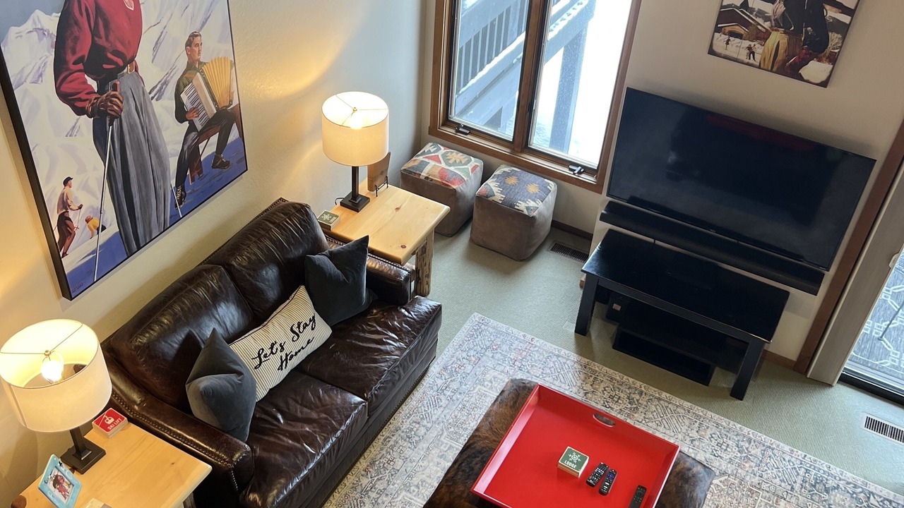Photo of Livingroom in Elkhorn Village
