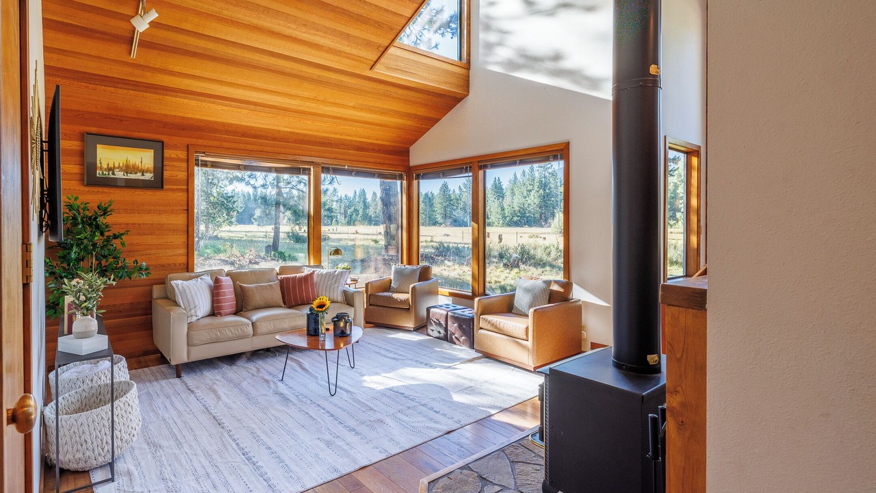 Photo of Bedroom in Black Butte Ranch