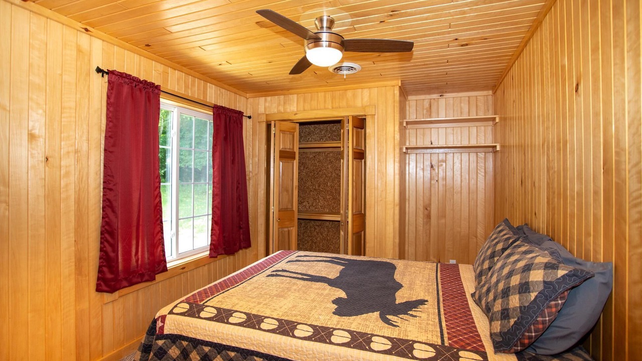 Photo of Bedroom in Grand Marais