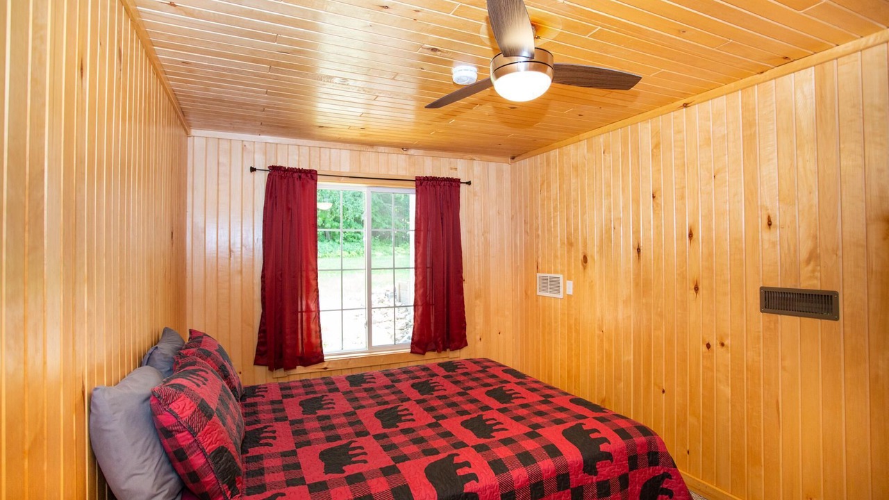 Photo of Bedroom in Grand Marais