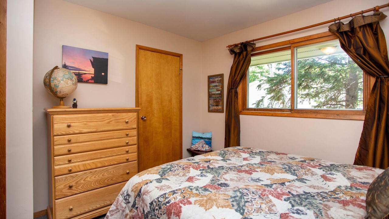 Photo of Bedroom in Grand Marais