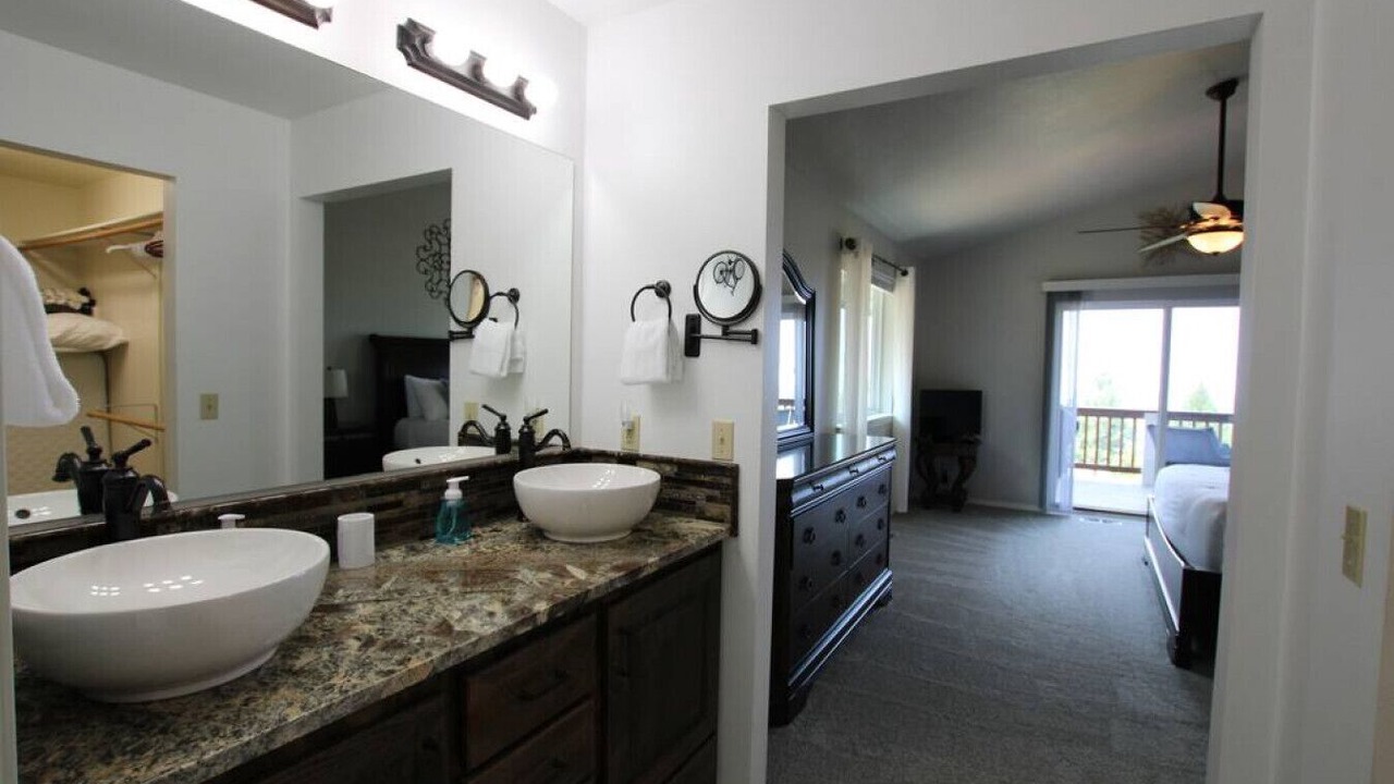 Photo of Bedroom in Cascade