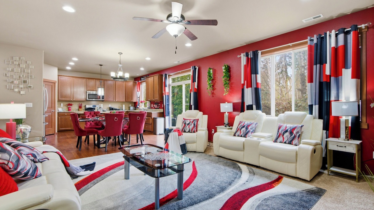 Photo of Livingroom in Mill Creek