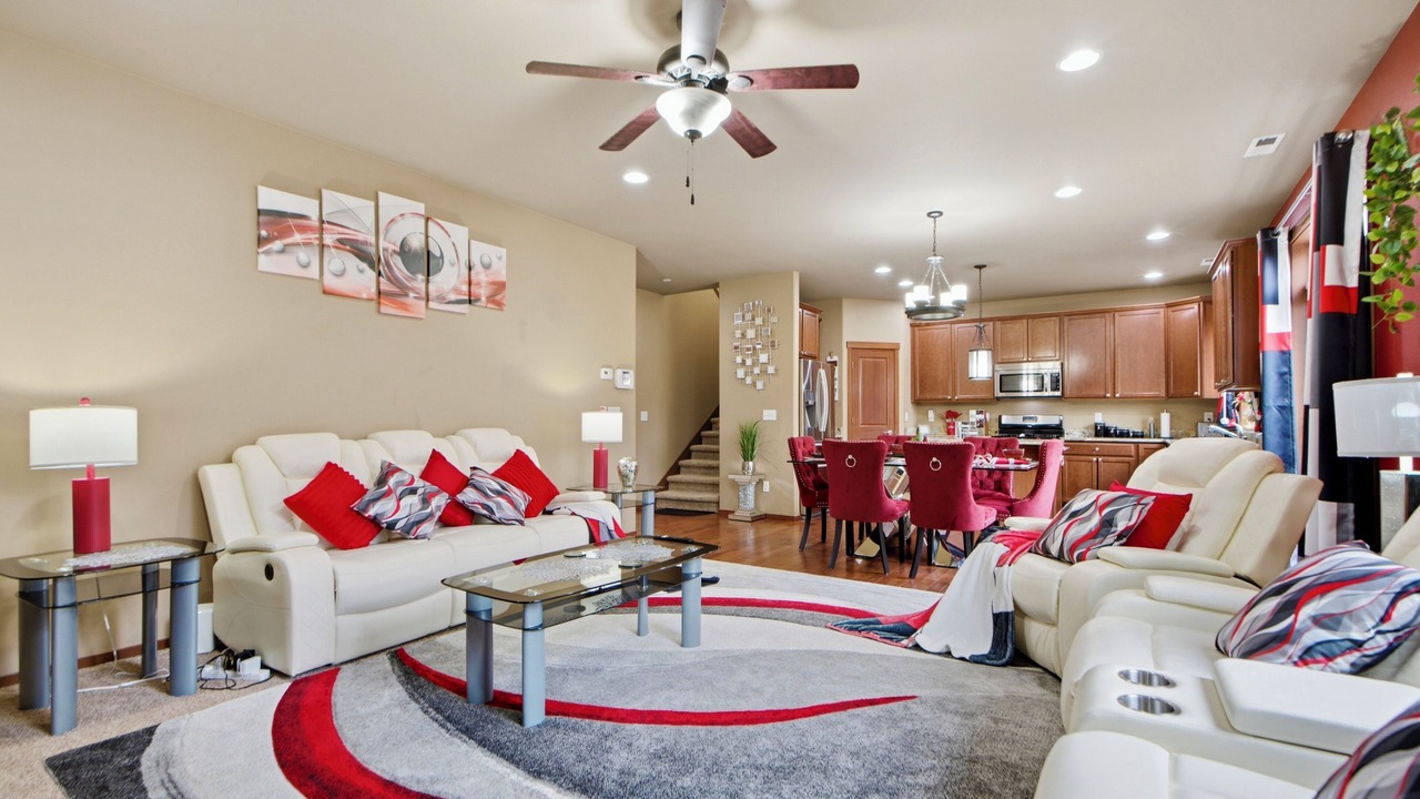 Photo of Livingroom in Mill Creek