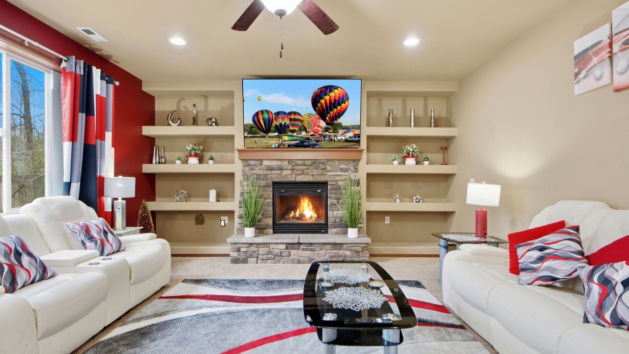 Photo of Livingroom in Mill Creek