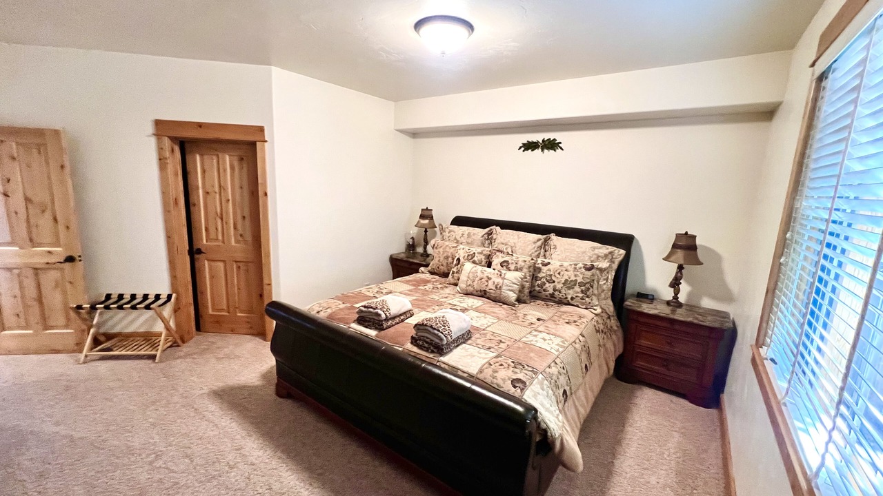 Photo of Bedroom in Victor