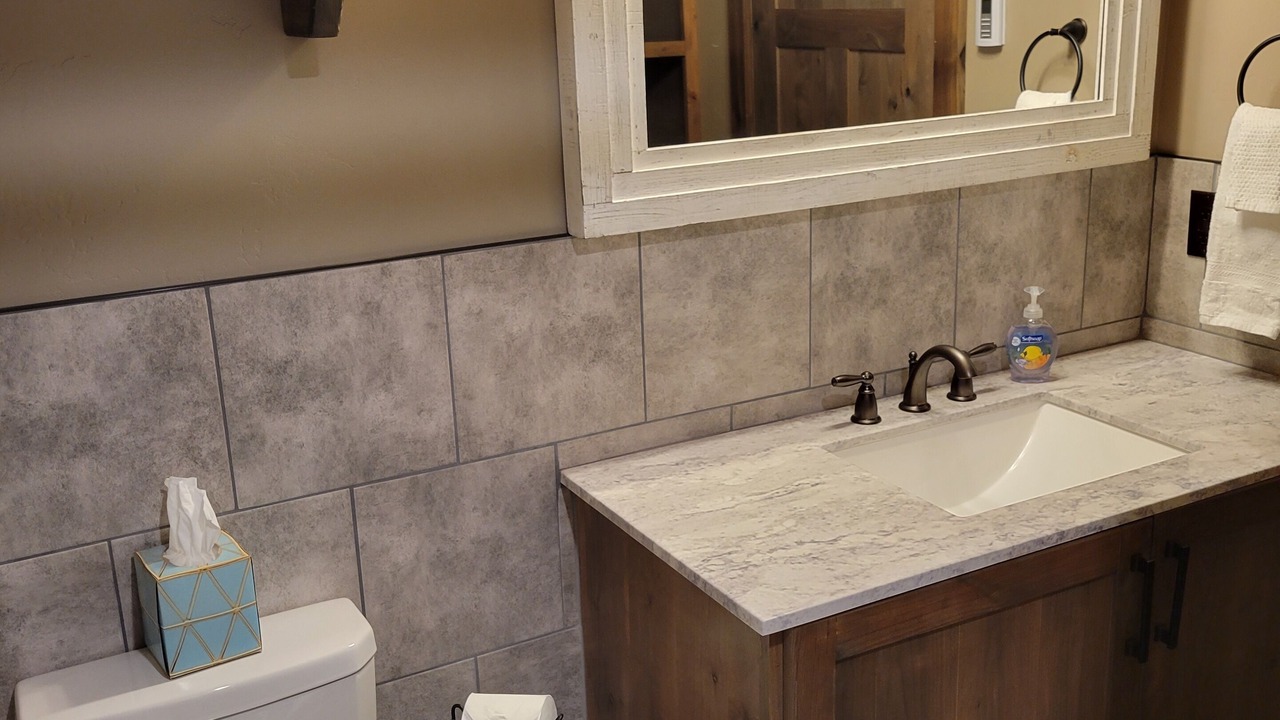 Photo of Bathroom in Island Park