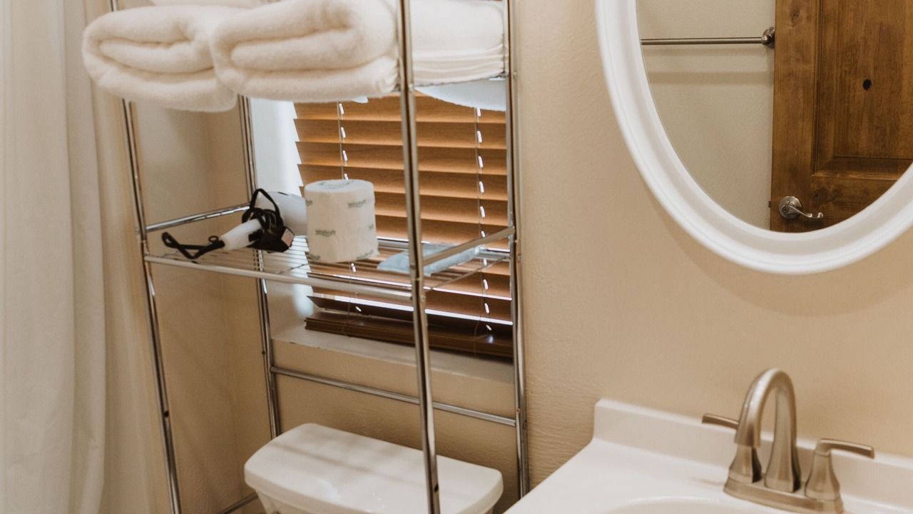 Photo of Bathroom in Cannonville