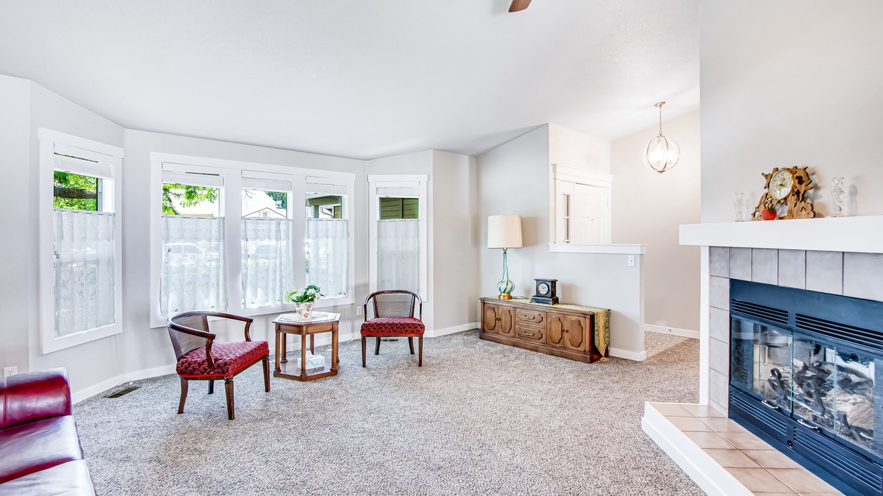 Photo of Livingroom in West Valley