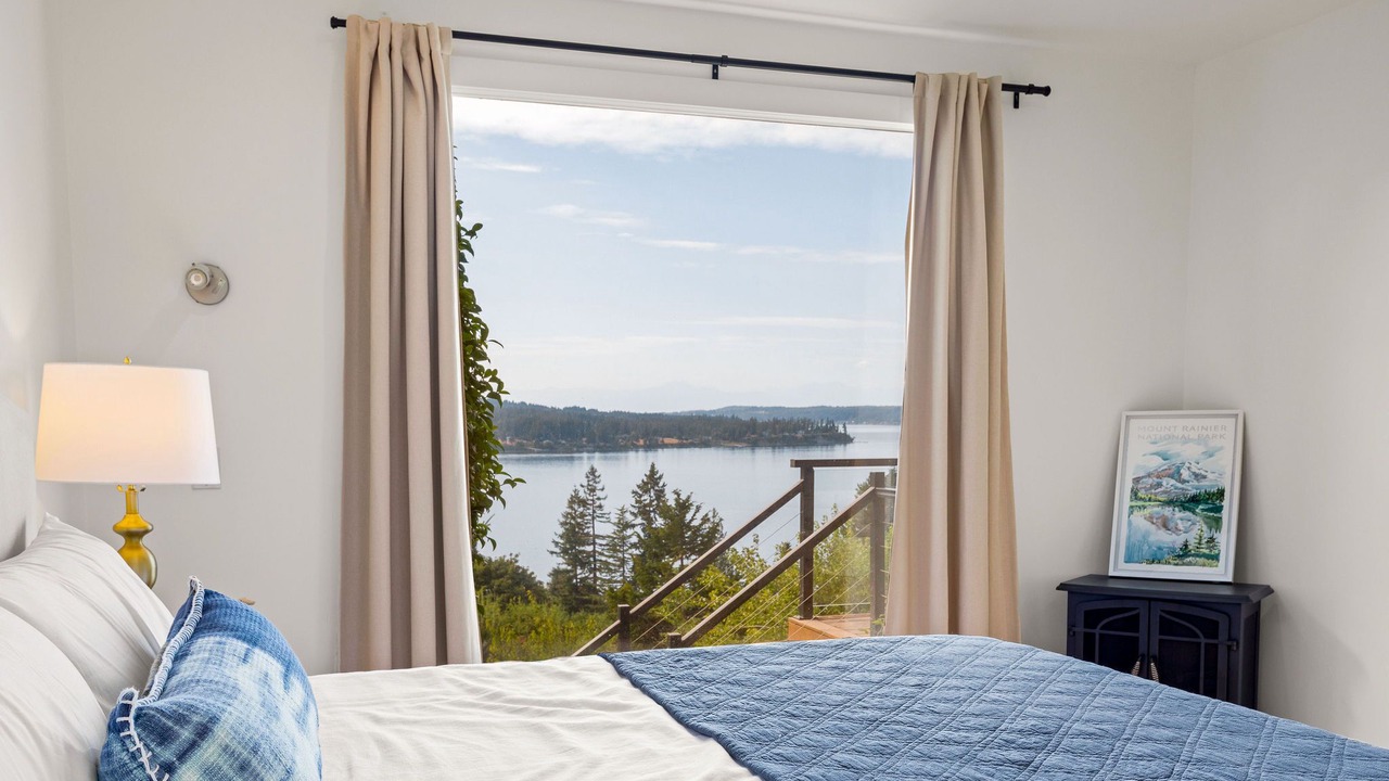 Photo of Bedroom in University Place