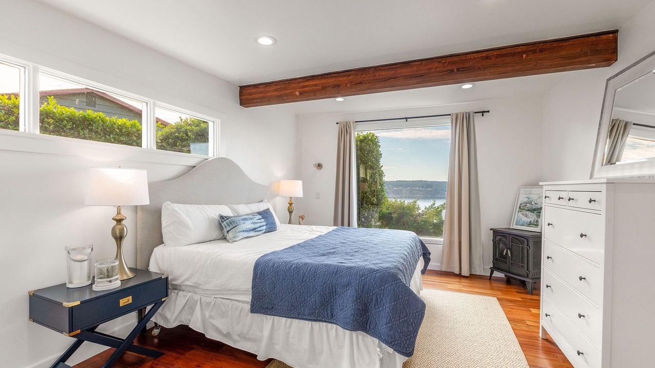 Photo of Bedroom in University Place