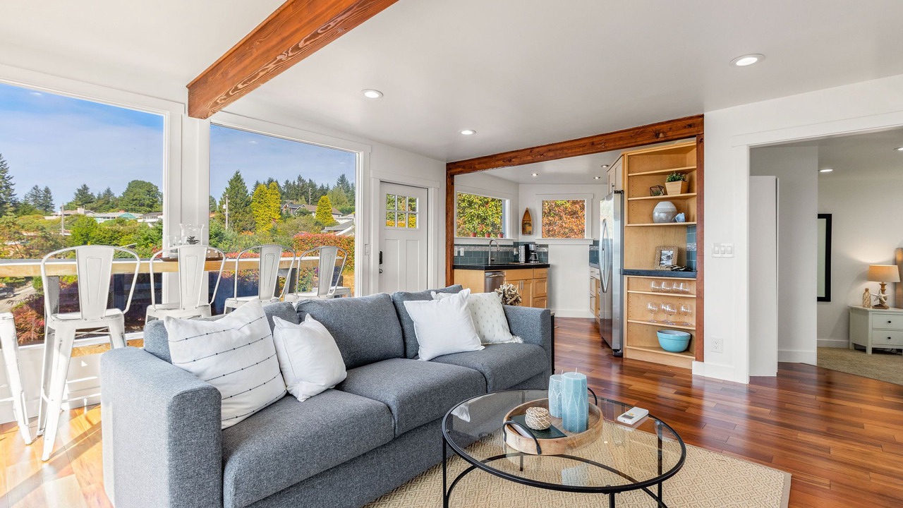 Photo of Livingroom in University Place