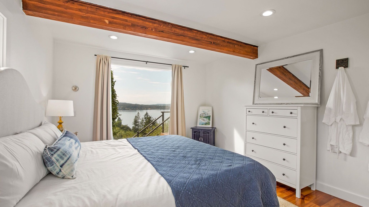 Photo of Bedroom in University Place