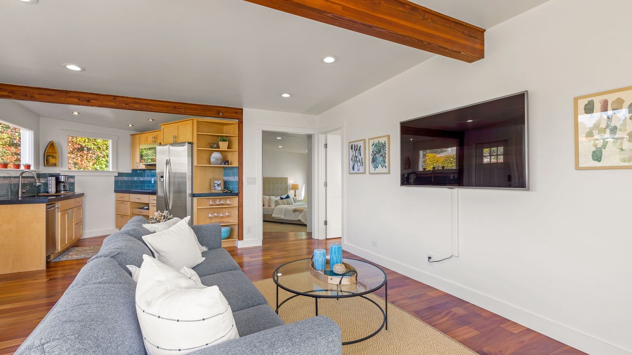 Photo of Livingroom in University Place
