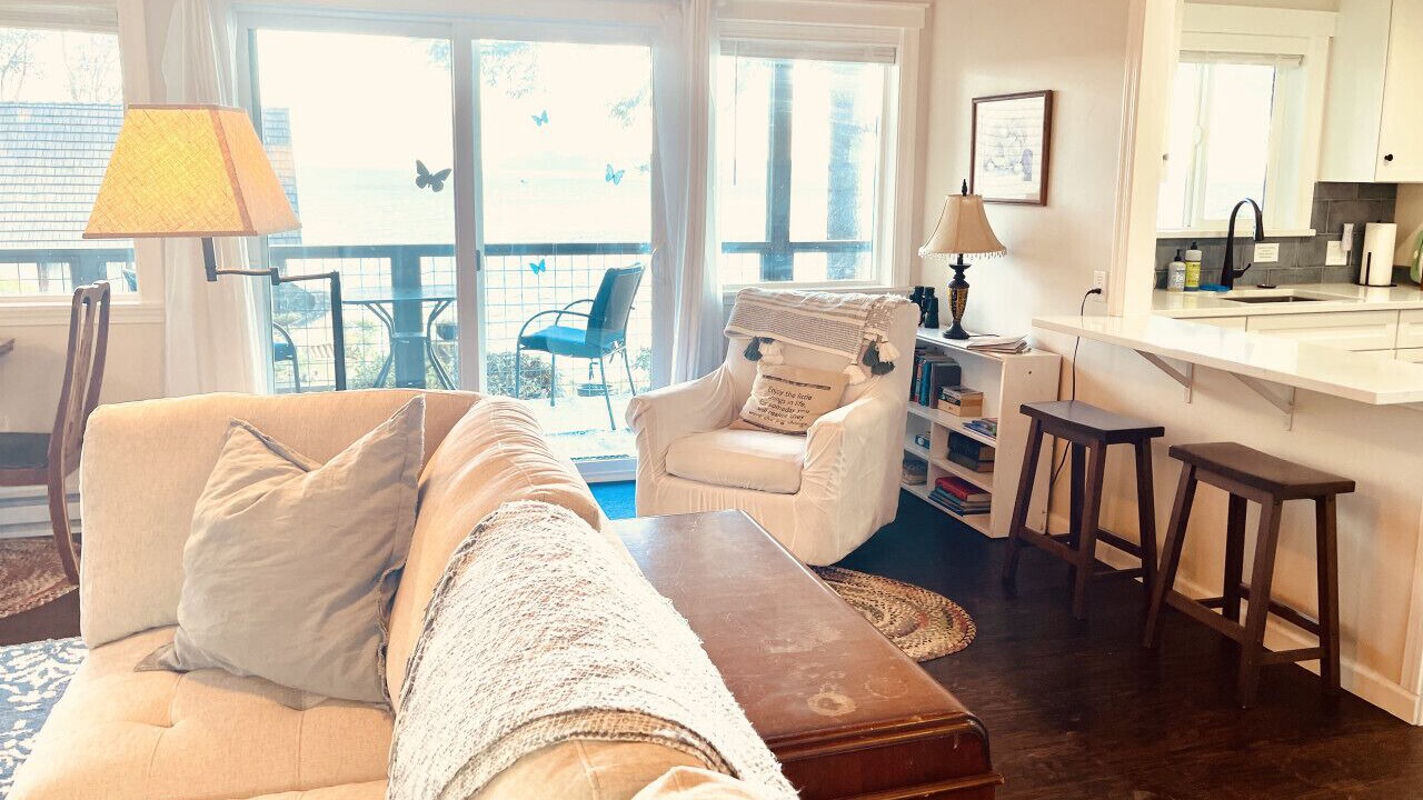 Photo of Livingroom in Port Ludlow